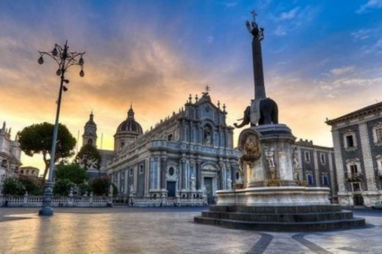 Casa Vacanza Curro Catania Bagian luar foto